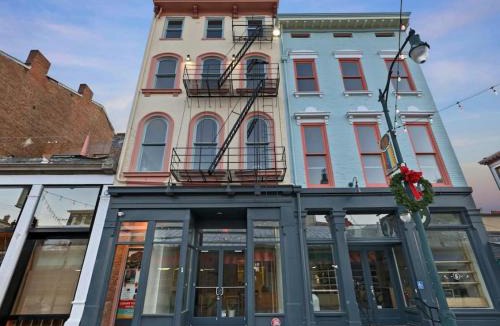 Over-the-Rhine House | Findlay Suites Explore OTR with an Outdoor Deck