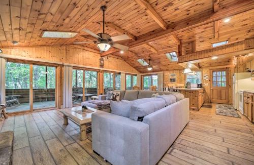 Lake Toxaway House | Fire Pit and Grill Cozy Cabin in Lake Toxaway!