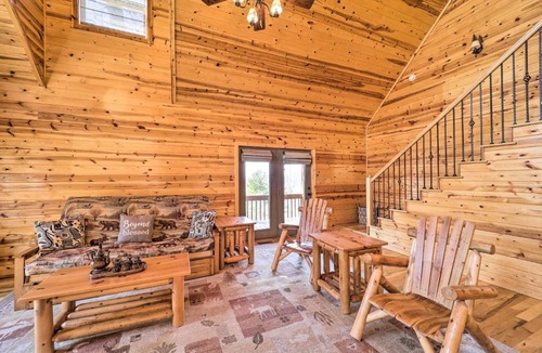 Burnsville House | Fire Pit and Views Picturesque Cabin in Burnsville!