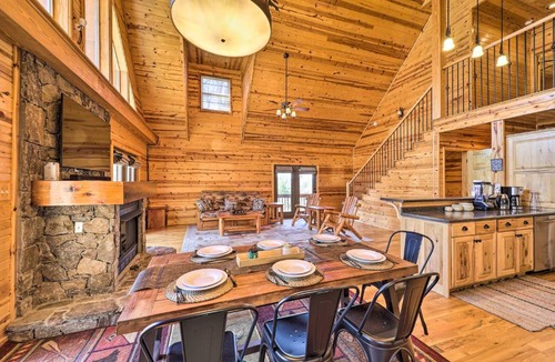 Burnsville House | Fire Pit and Views Picturesque Cabin in Burnsville!