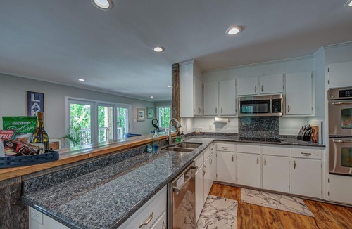 Belmont Cabin | Firefly - 2 Houses on 1 Spectacular Property