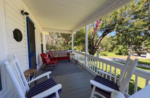 Hendersonville House | Firefly Cottage