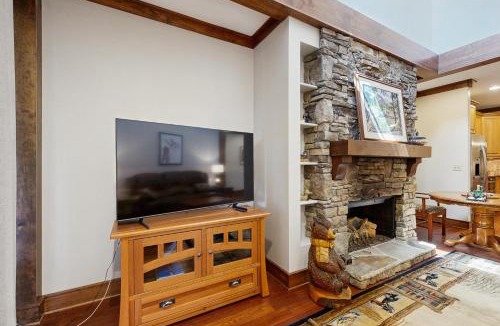 Firefly Cove Apartment | Firefly Cove #202