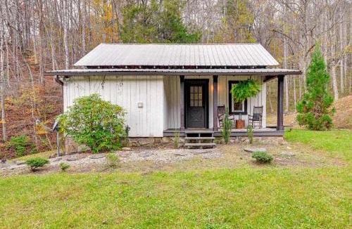 Robbinsville House | Fish and Water Raft Cabin Near Lake Santeetlah