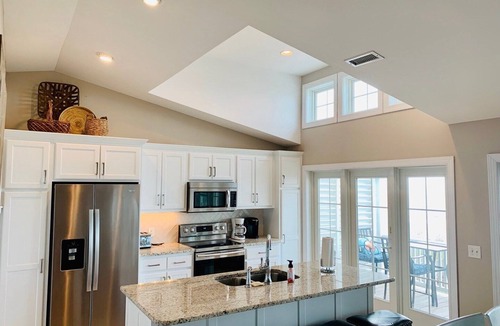 Holden Beach House | Fish N' Ships - Breathtaking Views - Gas Log Fireplace!