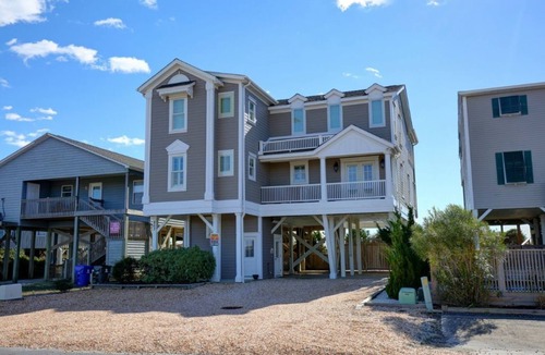 Holden Beach House | Fish N' Ships - Breathtaking Views - Gas Log Fireplace!