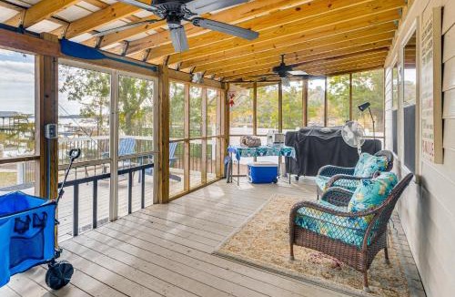 Lake Waccamaw House | Fish, Swim and Grill Lakefront Carolina Home!