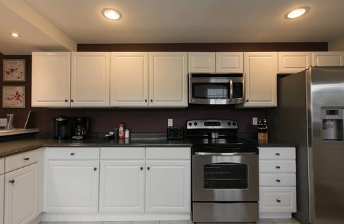 Kenilworth House | Five Star Home 2 miles from Biltmore Estate -