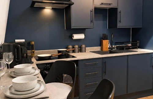 London Borough of Bromley Apartment | Flat 7 in central Bromley - underground parking