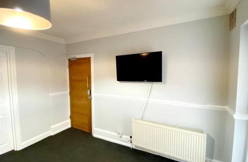 Gravesend Apartment | Flat a