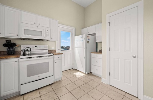 Colington House | Flip Flop 5 Bedroom Semi-Oceanfront Vacation Home, Private Pool, Hot Tub!