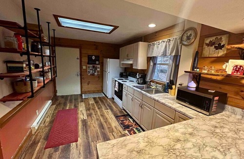 Traphill House | Forest Cabin Minutes from Stone Mountain, NC