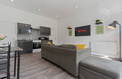 Edgbaston Apartment | Four-bedroom home 193 Hagley Road