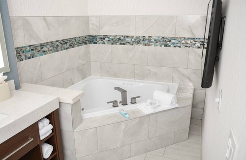 Westover Hotel | Four Points by Sheraton Fayetteville Fort Bragg