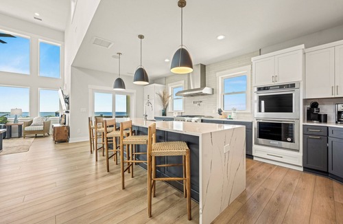 Hatteras House | Four Seasons 11 Bedroom Oceanfront and Soundfront Home in Hatteras