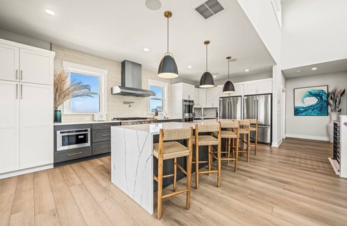 Hatteras House | Four Seasons 11 Bedroom Oceanfront and Soundfront Home in Hatteras