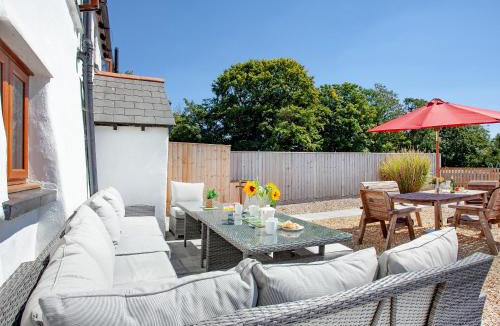 Torrington House | Four Seasons Cottage