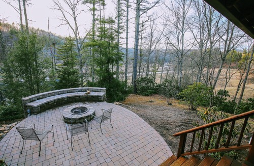 Fleetwood Cabin | FOUR SECLUDED ACRES - Authentic Hand-Hewn Log Cabin - South Fork of New River