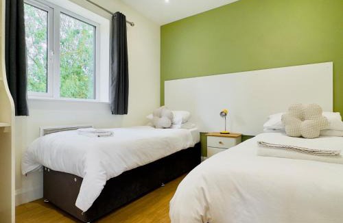 Huntingdon House | Fox Lodge - Uk30605