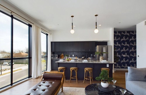 Historic Waverly House | Fox Suite - Downtown Views - 12 South