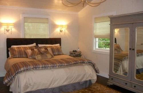Mirror Lake Cottage | Foxdale Cottage - Beautifully renovated & well appointed