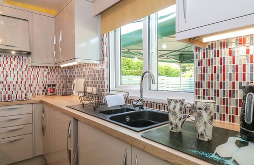 Longham Cottage | FOXES DEN, romantic, country holiday cottage in Bournemouth