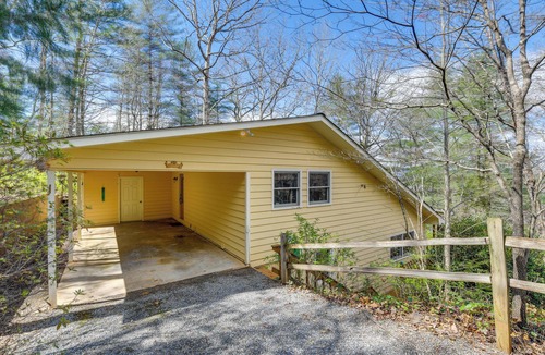 Franklin Cabin | Franklin Cabin: Deck with Smoky Mountain Views!