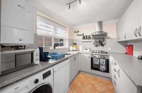 Hemel Hempstead House | FREE Parking, 3 Bed House, Perfect for Work Stays