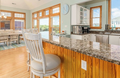 Buck Island House | FREE Pool Heat/near beach, Fall 3+ Nights Discount