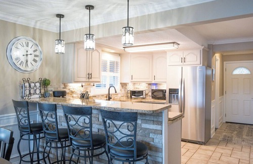 Albemarle House | FREE USE OF OUR 2022 23’ TRITOON EVERY RENTAL DAY