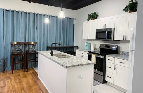 Glencliff Estates Apartment | French Lavender Studio Close to Downtown