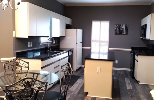 Gunter Afs House | Fresh, modern 3-bedroom residential home