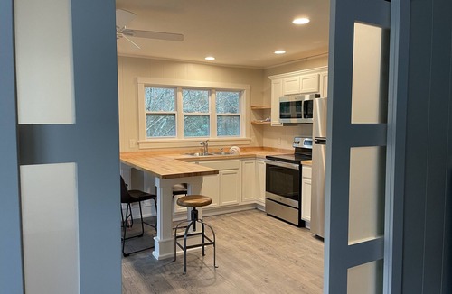 Pisgah Forest Apartment | Fresh updated detached guest cottage 7 min to ntl. forest & downtown Brevard