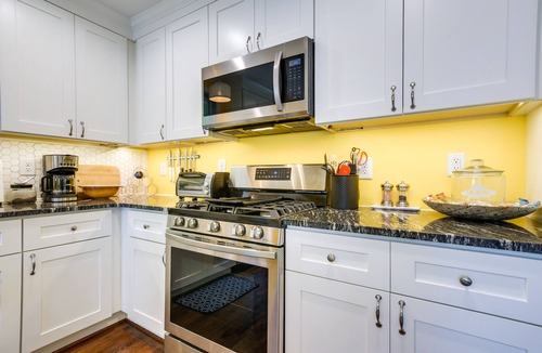 East Raleigh House | Freshly Renovated Raleigh Home Near Downtown!