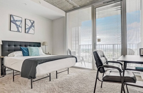 Charlotte Center City Apartment | Frontdesk | 2BR Family APT in Uptown