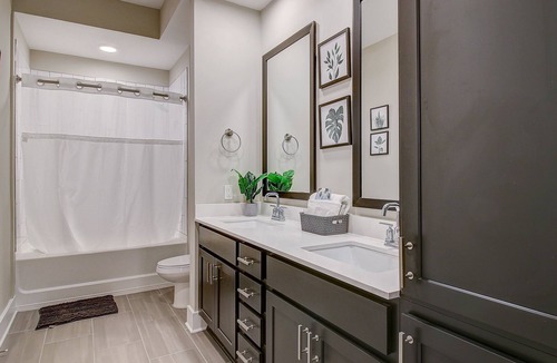 Third Ward Apartment | FRONTDESK 500 West Trade Apts Fourth Ward Charlotte