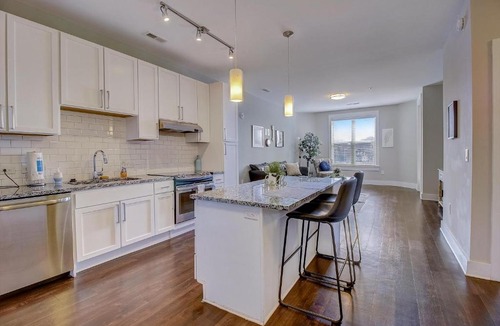 Charlotte Apartment | FRONTDESK Berkshire Dilworth Apts Midtown Charlotte