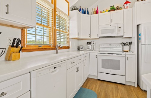 Pine Island House | Full House: Large Private Pool, Hot Tub, Dog-friendly