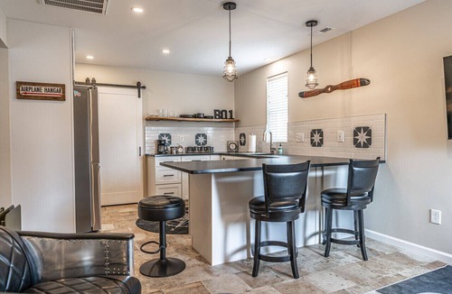 Carthage Apartment | ✈️ Full Stop Landing | Aviation Retreat Near Pinehurst