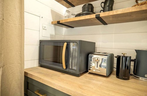Guntersville Cabin | Fully-Equipped Tiny House in Alabama, for Lovely Getaways to Nature