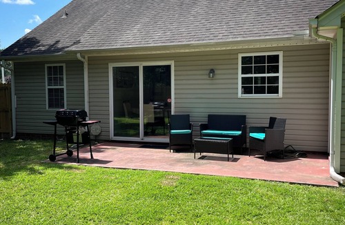 Indian Trail House | Fully fenced 3-bedroom house with garage in quiet and delightful Indian Trail