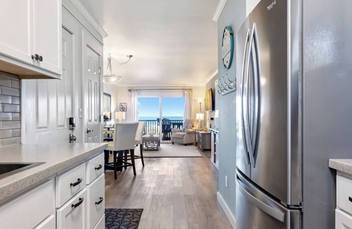 Wilmington Beach Condo | Fully Upgraded for 2025 Huge Deck, Full-Size Pool, Beach Front, Linens Included