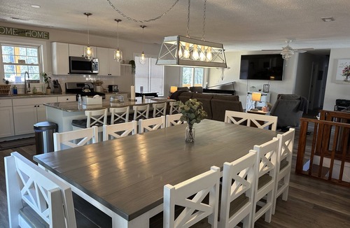 Aberdeen House | Fun place, Hot Tub, king Bed relax enjoy sleeps13 vacation Golf Pinehurst 2024