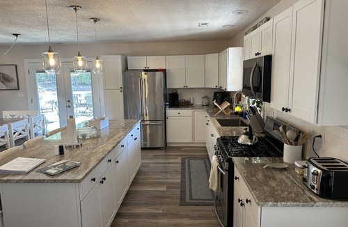 Aberdeen House | Fun place, Hot Tub, king Bed relax enjoy sleeps13 vacation Golf Pinehurst 2024