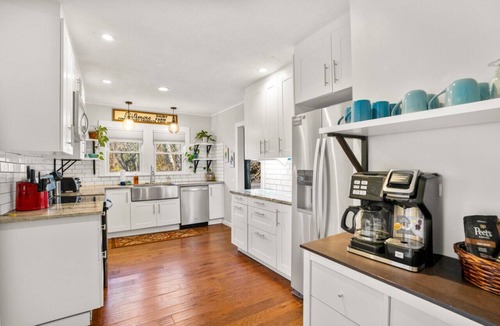Candler Cottage | Fun Rec room, Hot Tub & Mountain View’s 2 King Rooms