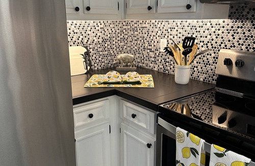 Aiken House | Furnished 3BR Home, Near Bruce’s Field & Polo Grounds, Short & Extended Stays