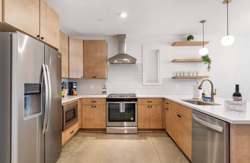 East Nashville Villa | Game On! 1Mi to Nissan Stadium
