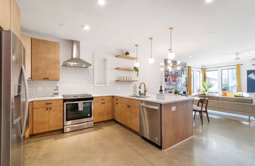 East Nashville Villa | Game On! 1Mi to Nissan Stadium