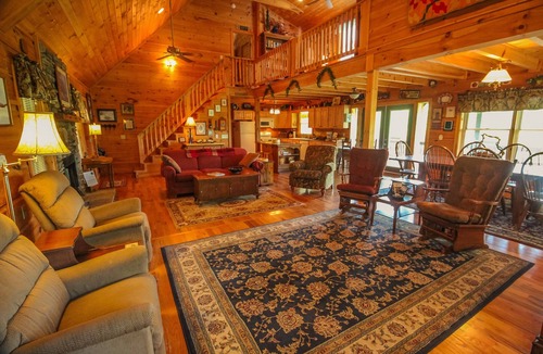 Buck Mountain Cabin | Game Room & A Cozy Cabin Awaits @ Rest Assured