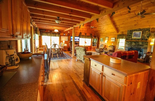 Buck Mountain Cabin | Game Room & A Cozy Cabin Awaits @ Rest Assured